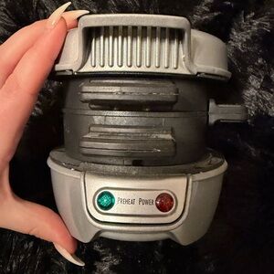 Hamilton Beach Breakfast Sandwich Maker Single Serve Egg Muffin Cooker ST29